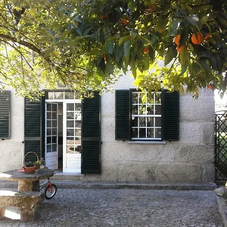 Avo Quitas, Country House *